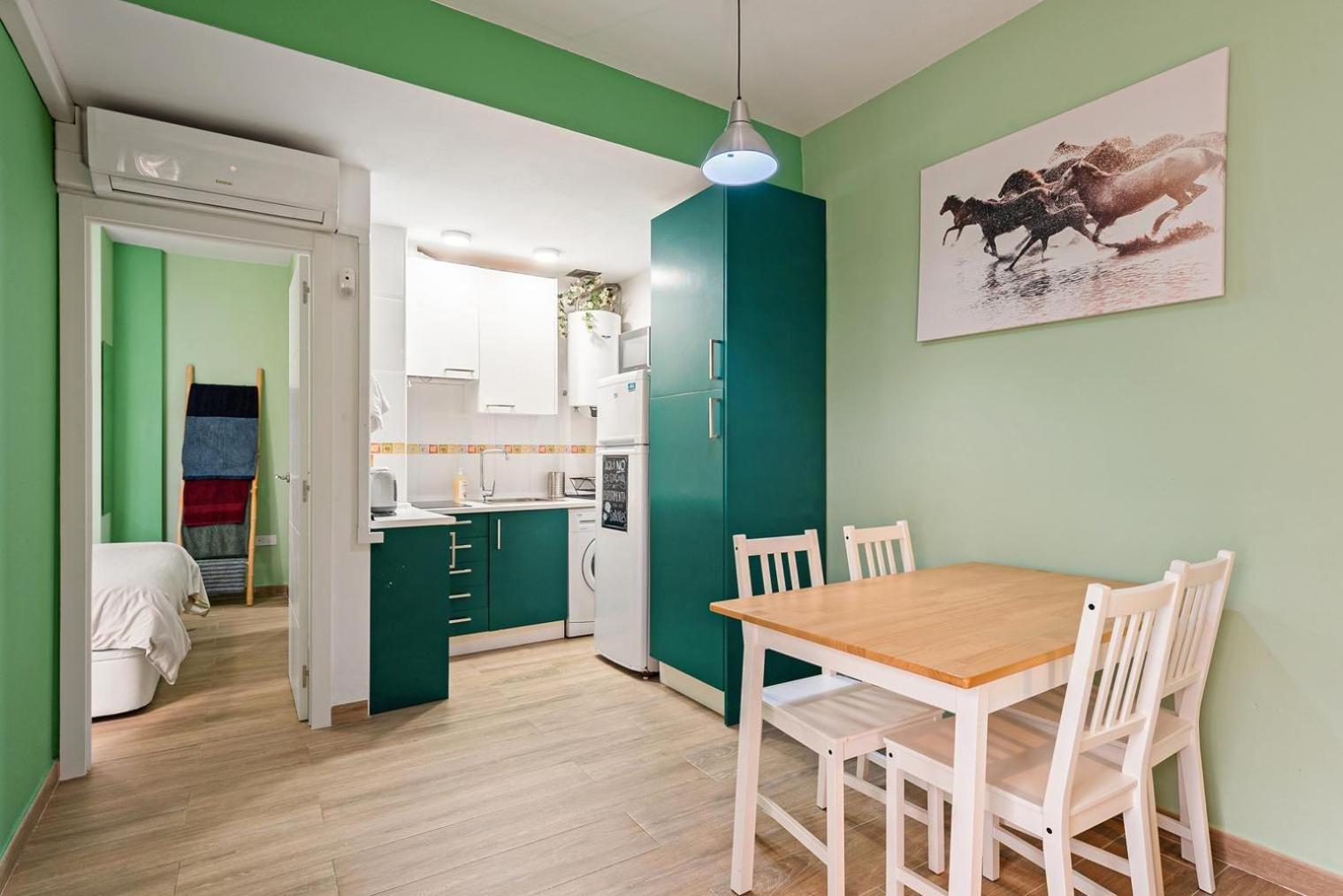 1 Bedroom Flat In Center *